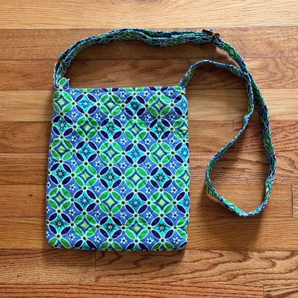 Vera Bradley Daisy Daisy Blue Green Floral Quilted Crossbody Bag and ID Case Set